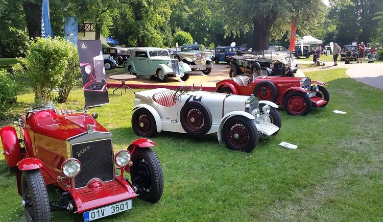 The Largest Exhibition of Wikov Oldtimers at the Loučeň Chateau in ...